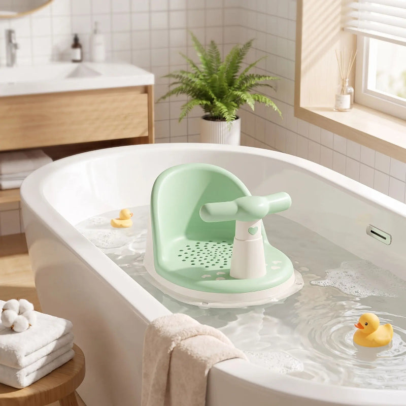 Siege bebe bain. Bebe prend son bain