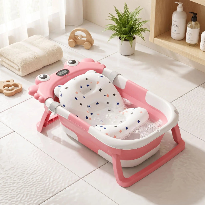 Baignoire pour bébé. Bébé va pendreson bain